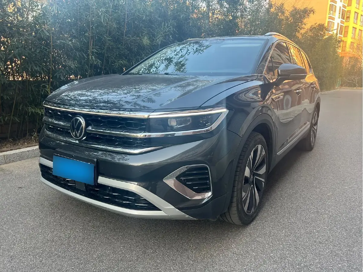 2023 Volkswagen Talagon 2.0T 220HP L4 7DCT