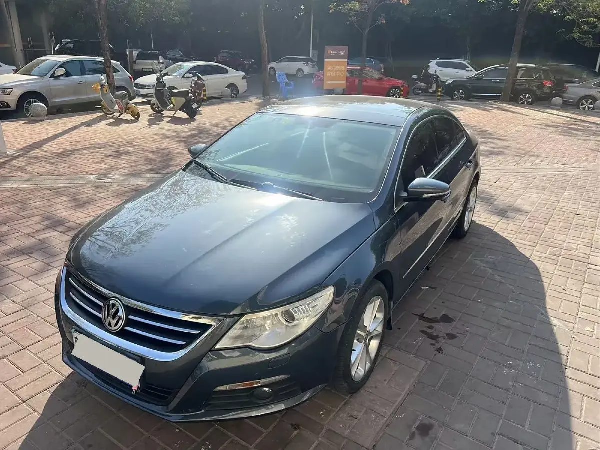 2010 Volkswagen CC 2.0T 211HP L4 6AT