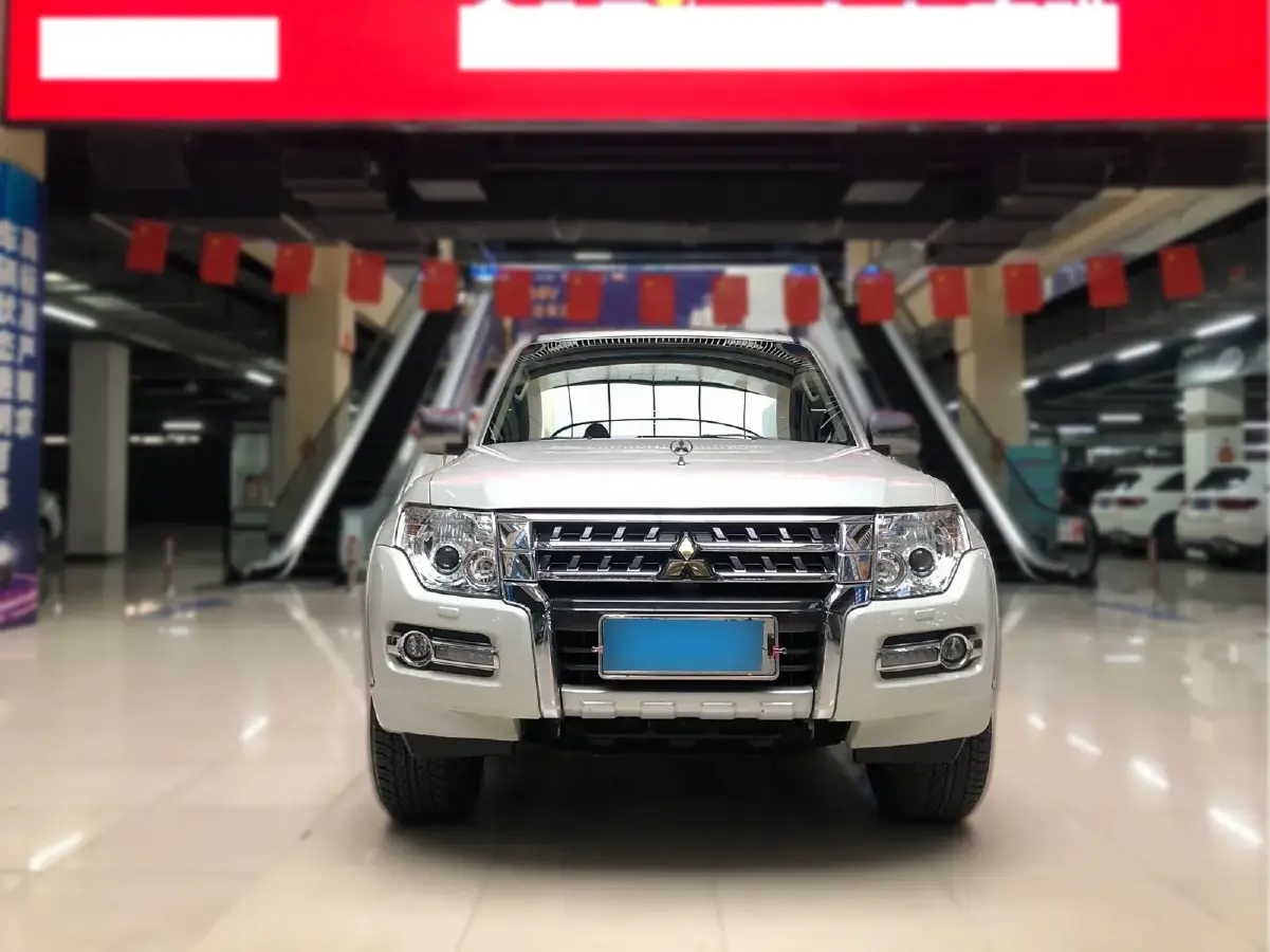 2011 Mitsubishi Pajero 3.8L 243HP V6 5AT