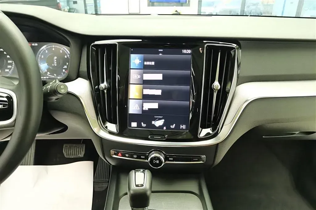 2020 Volvo V60 2.0T 254HP L4 8AT,autocango,china used car exporter,china ev exporter,chinese used car exporter,chinese used ev exporter