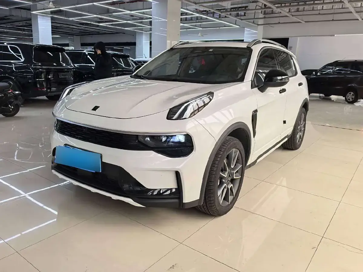 2024 LYNK&CO 01 2.0T 254HP L4 8AT