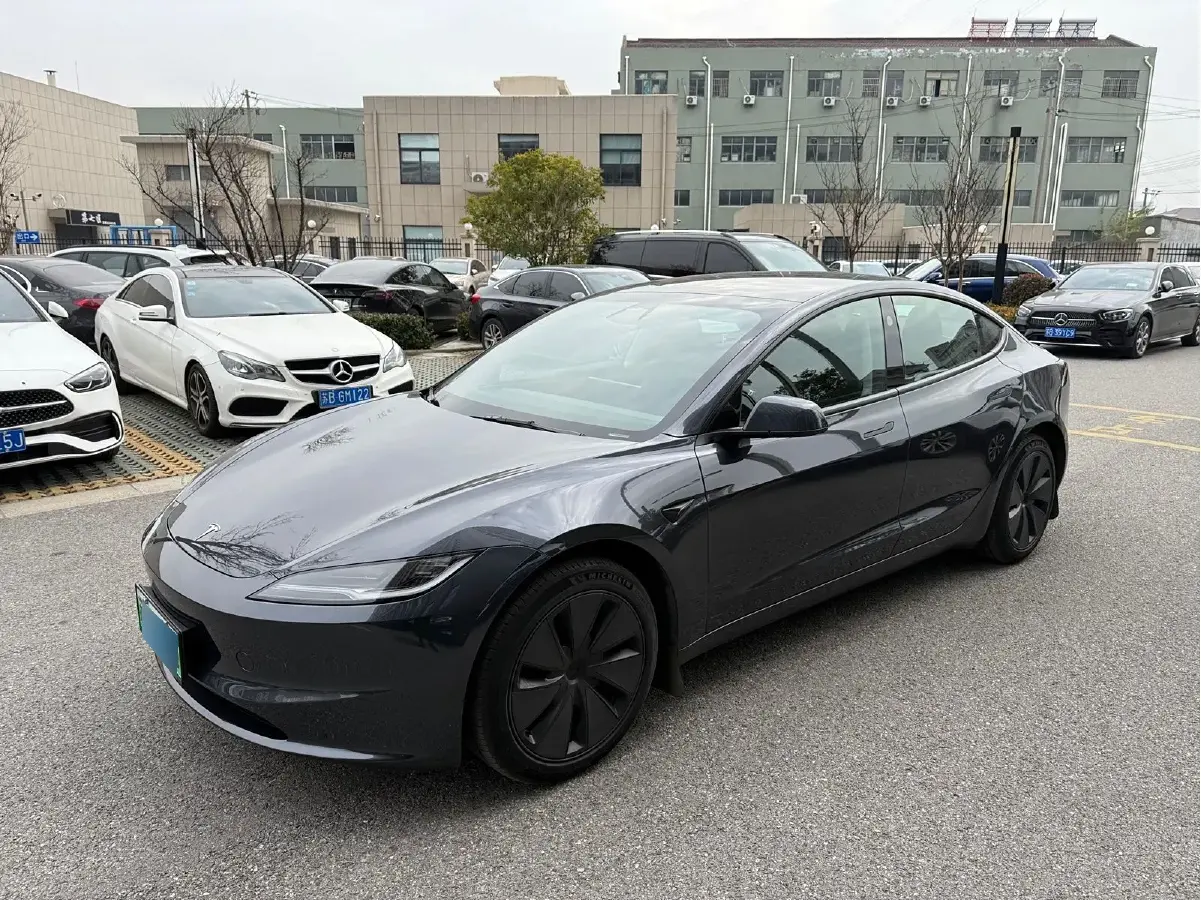 2023 Tesla Model 3 BEV 60KWH