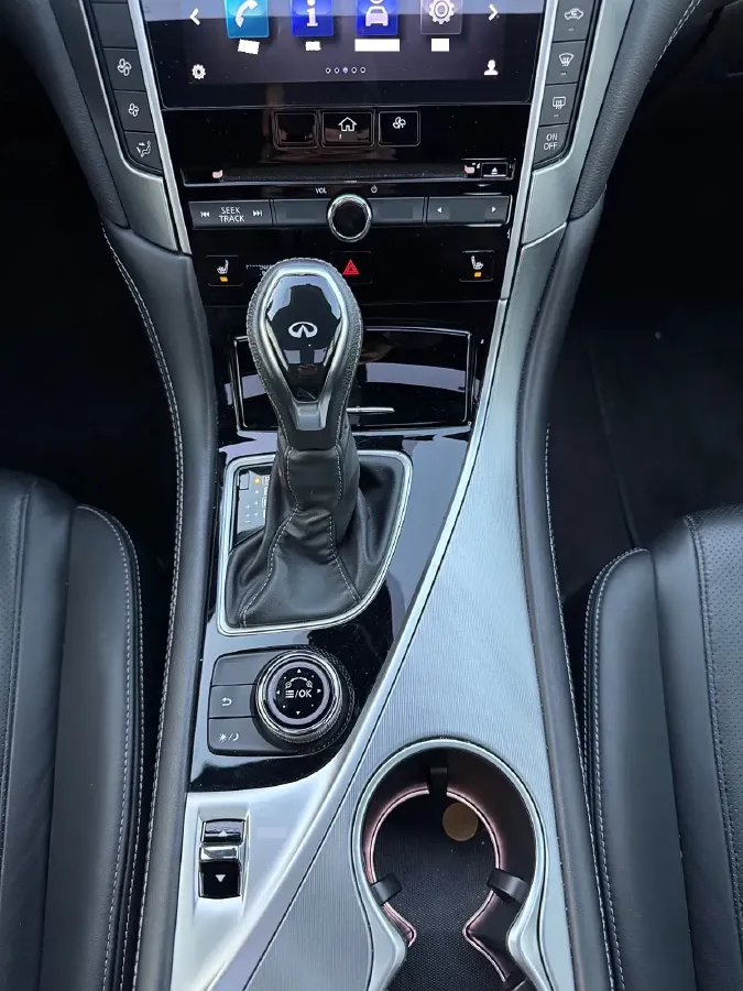 2019 Infiniti Q60 2.0T 211HP L4 7AT,autocango,china used car exporter,china ev exporter,chinese used car exporter,chinese used ev exporter