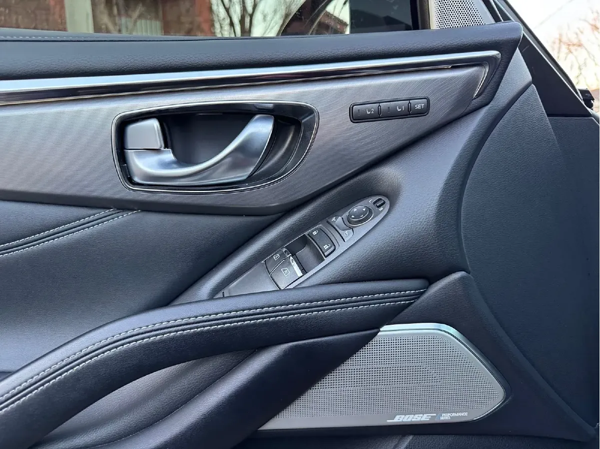 2019 Infiniti Q60 2.0T 211HP L4 7AT,autocango,china used car exporter,china ev exporter,chinese used car exporter,chinese used ev exporter