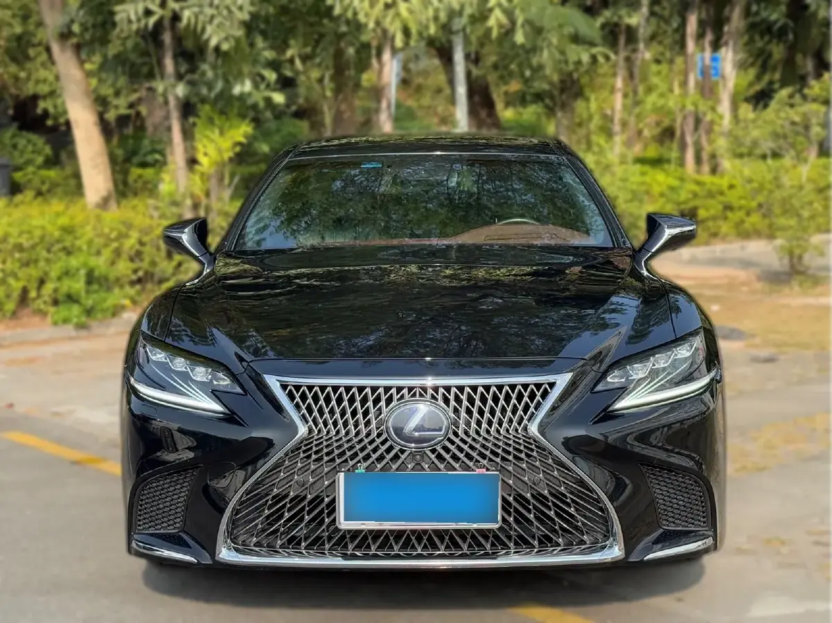 2018 Lexus LS 3.5L 299HP V6 E-CVT Hybrid