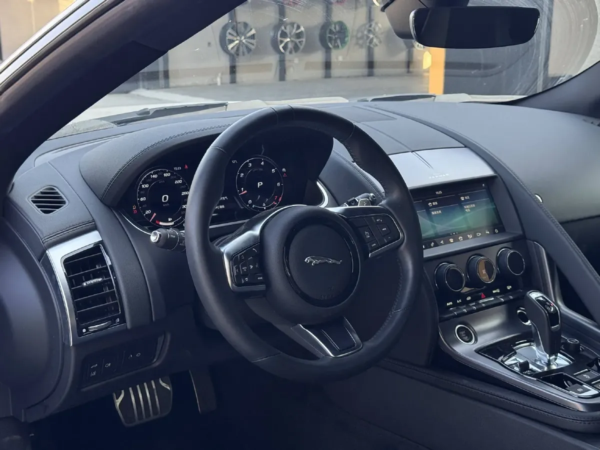 2021 Jaguar F-TYPE 2.0T 300HP L4 8AT,autocango,china used car exporter,china ev exporter,chinese used car exporter,chinese used ev exporter