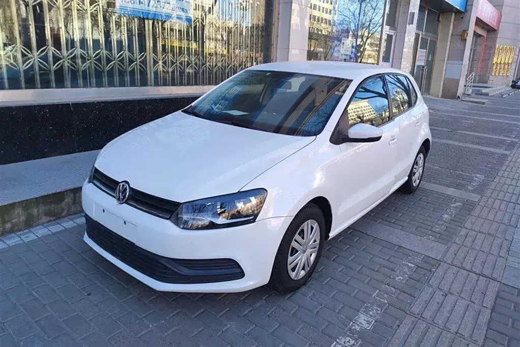 2016 Volkswagen Polo 1.4L 90HP L4 6AT
