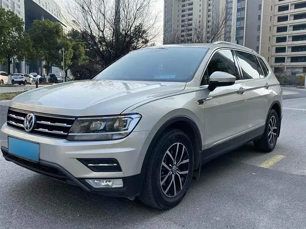 2017 Volkswagen Tiguan L 1.8T 180HP L4 7DCT