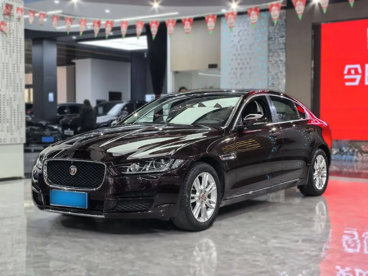 2018 Jaguar XEL 2.0T 200HP L4 8AT