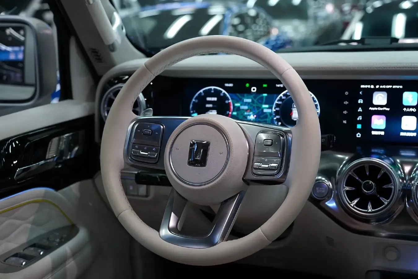 2021 Cyberspace 300 2.0T 227HP L4 8AT,autocango,china used car exporter,china ev exporter,chinese used car exporter,chinese used ev exporter