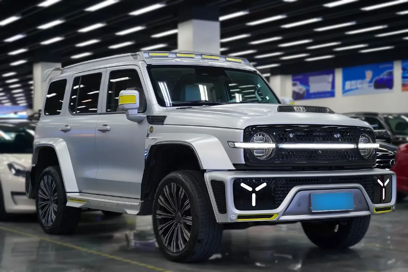 2021 Cyberspace 300 2.0T 227HP L4 8AT,autocango,china used car exporter,china ev exporter,chinese used car exporter,chinese used ev exporter