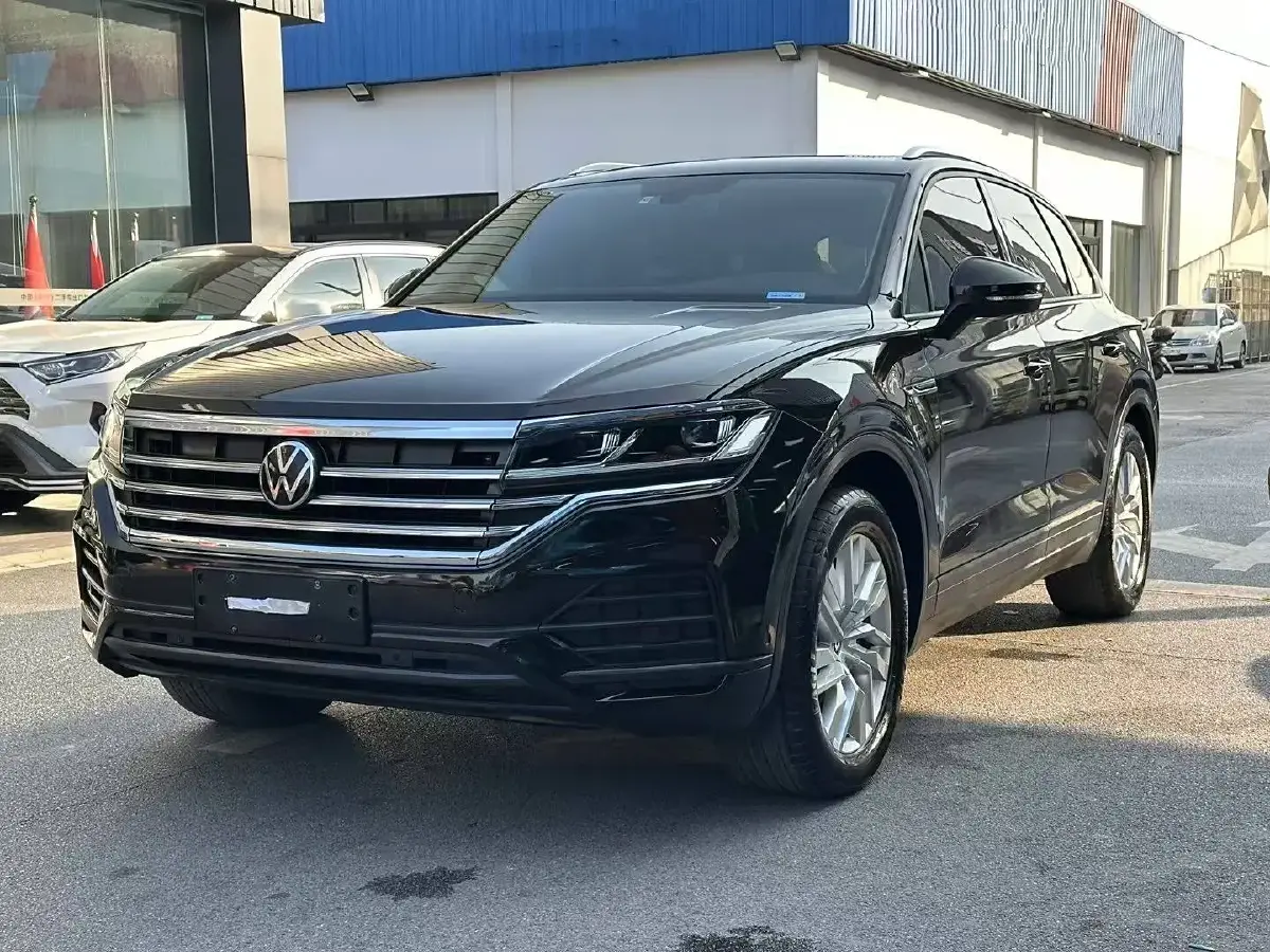 2021 Volkswagen Touareg 2.0T 245HP L4 8AT