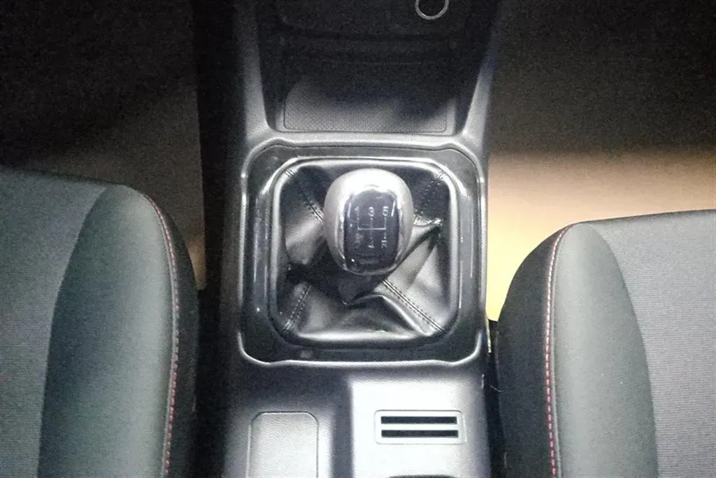 2020 ChangAn Oshan X70A 1.5L 107HP L4 5MT,autocango,china used car exporter,china ev exporter,chinese used car exporter,chinese used ev exporter