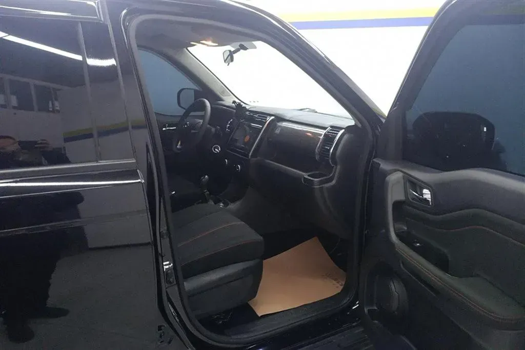 2020 ChangAn Oshan X70A 1.5L 107HP L4 5MT,autocango,china used car exporter,china ev exporter,chinese used car exporter,chinese used ev exporter