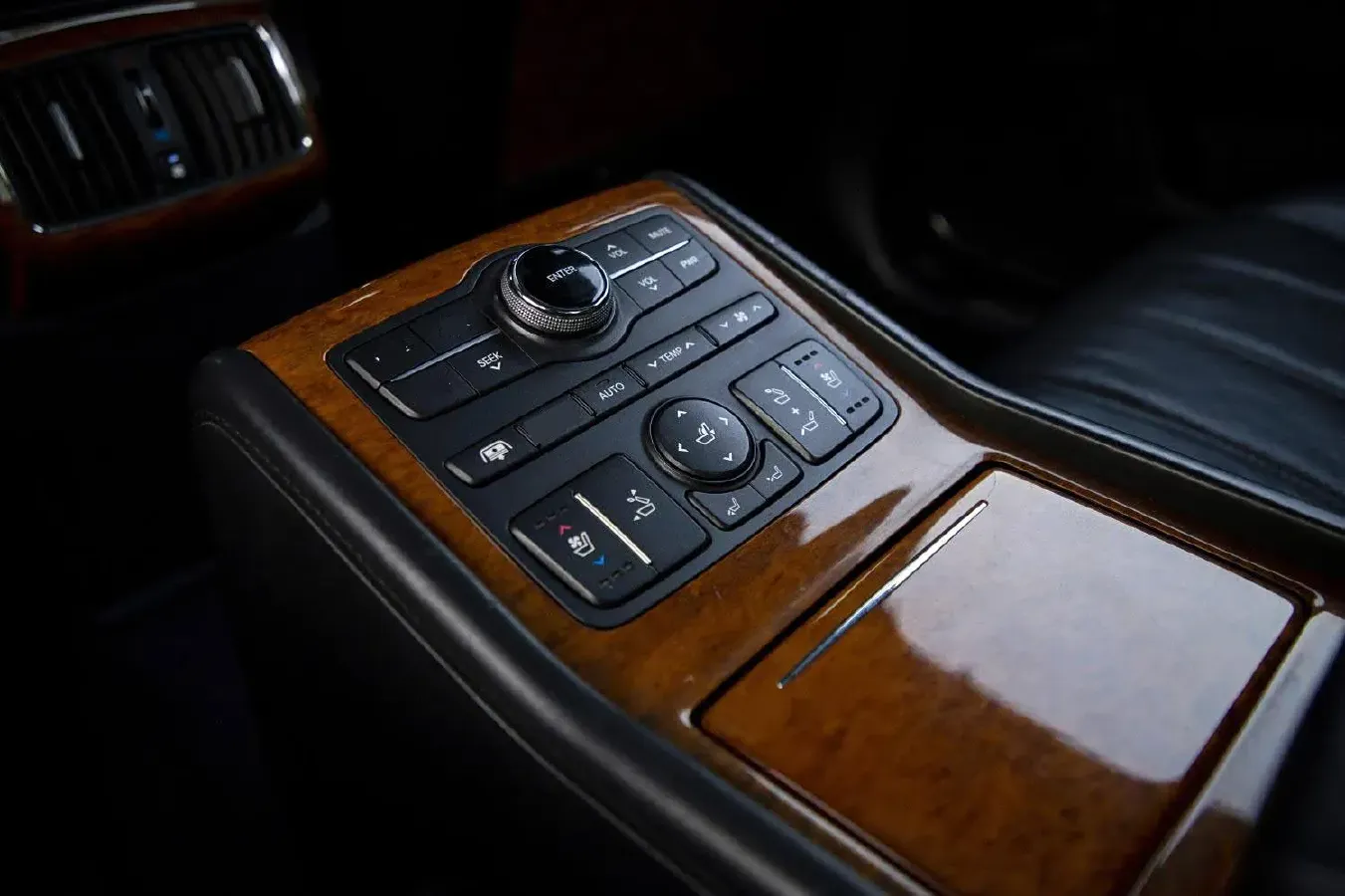 2009 Hyundai Equus 3.8L 290HP V6 6AT,autocango,china used car exporter,china ev exporter,chinese used car exporter,chinese used ev exporter