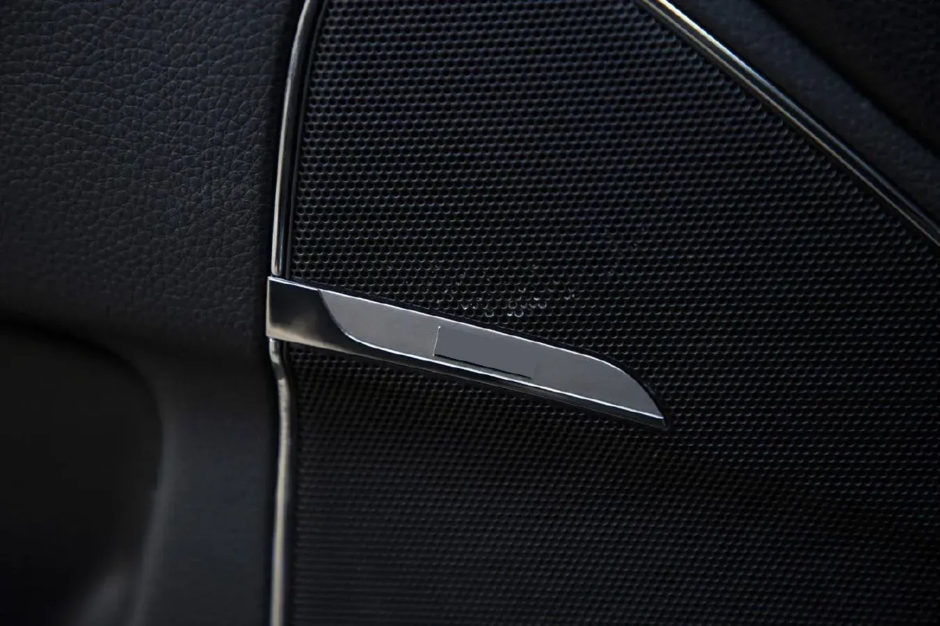 2009 Hyundai Equus 3.8L 290HP V6 6AT,autocango,china used car exporter,china ev exporter,chinese used car exporter,chinese used ev exporter