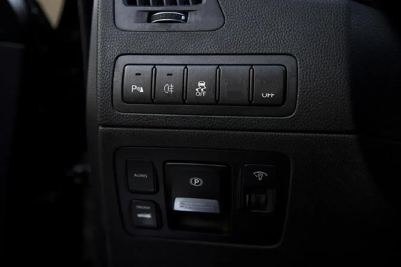 2009 Hyundai Equus 3.8L 290HP V6 6AT,autocango,china used car exporter,china ev exporter,chinese used car exporter,chinese used ev exporter