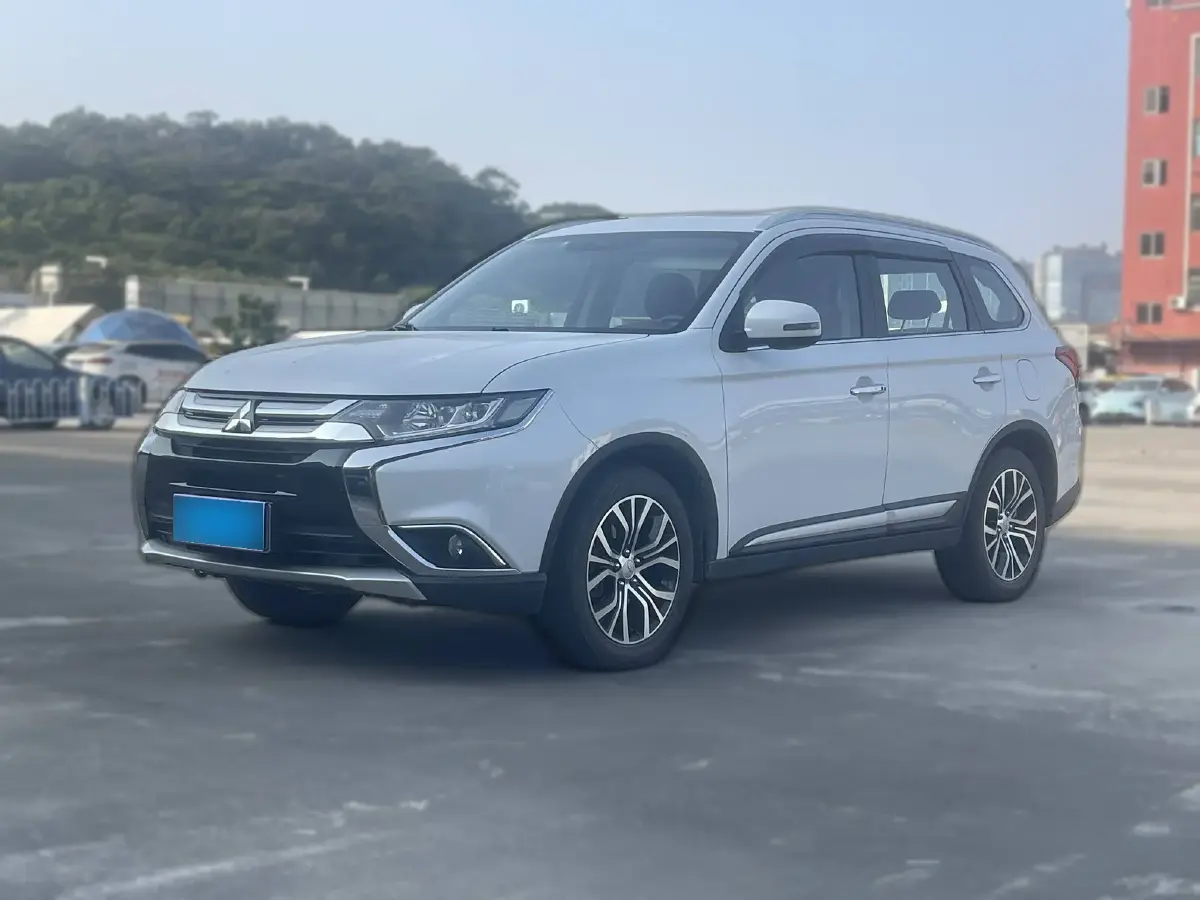 2018 Mitsubishi Outlander 2.4L 192HP L4 CVT