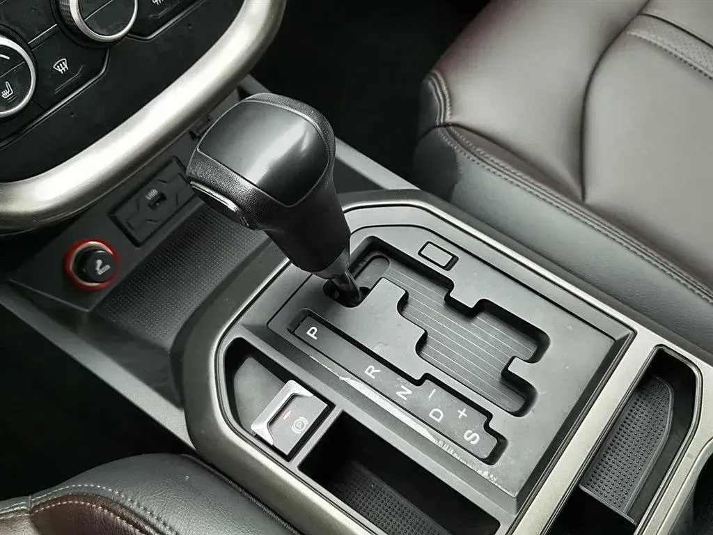 2016 Bestune X80 1.8T 180HP L4 6AT,autocango,china used car exporter,china ev exporter,chinese used car exporter,chinese used ev exporter