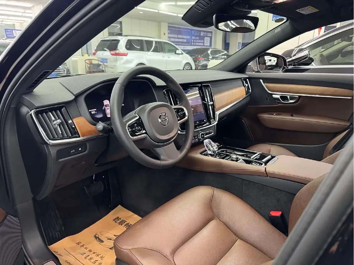 2024 Volvo S90 PHEV 2.0T 310HP L4 8AT PHEV 18.831KWH,autocango,china used car exporter,china ev exporter,chinese used car exporter,chinese used ev exporter