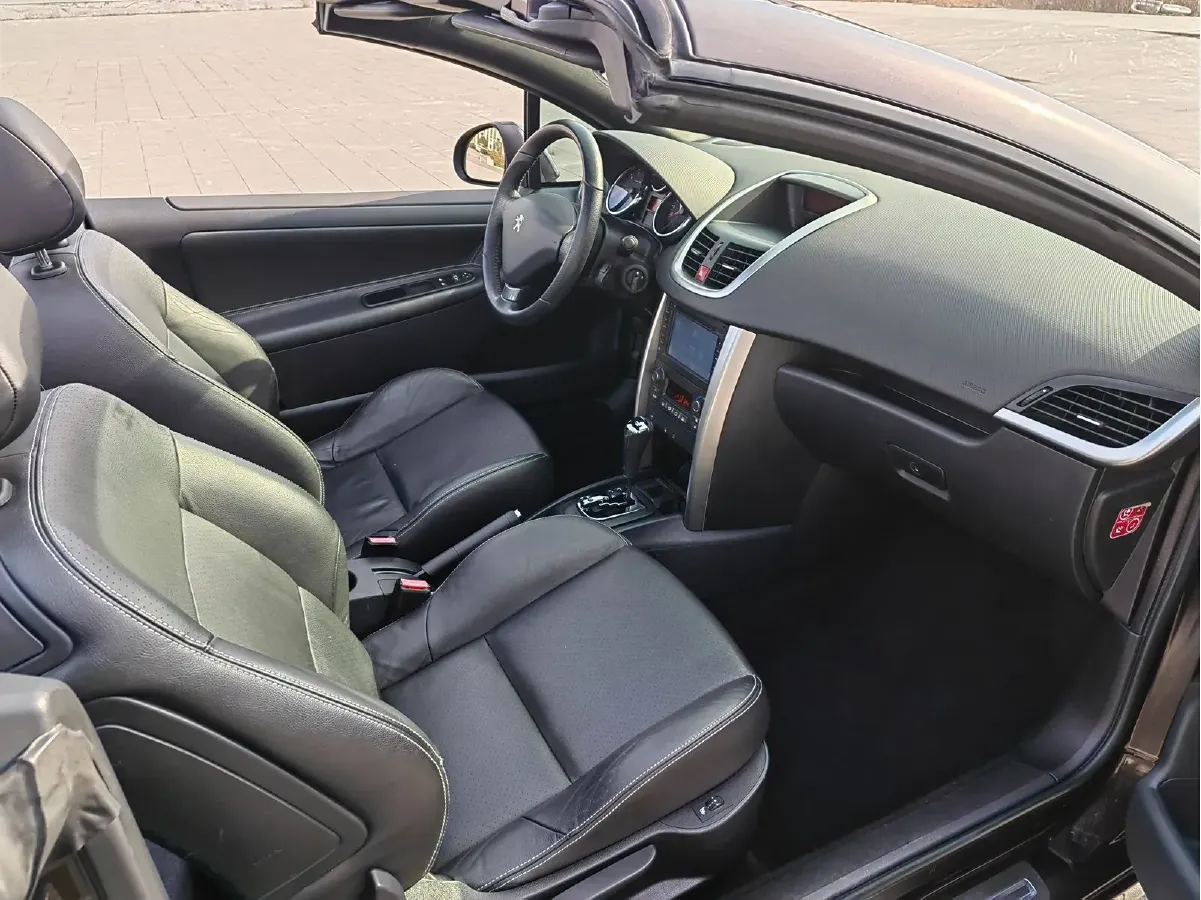 2013 Peugeot 207 1.6L 120HP L4 4AT,autocango,china used car exporter,china ev exporter,chinese used car exporter,chinese used ev exporter