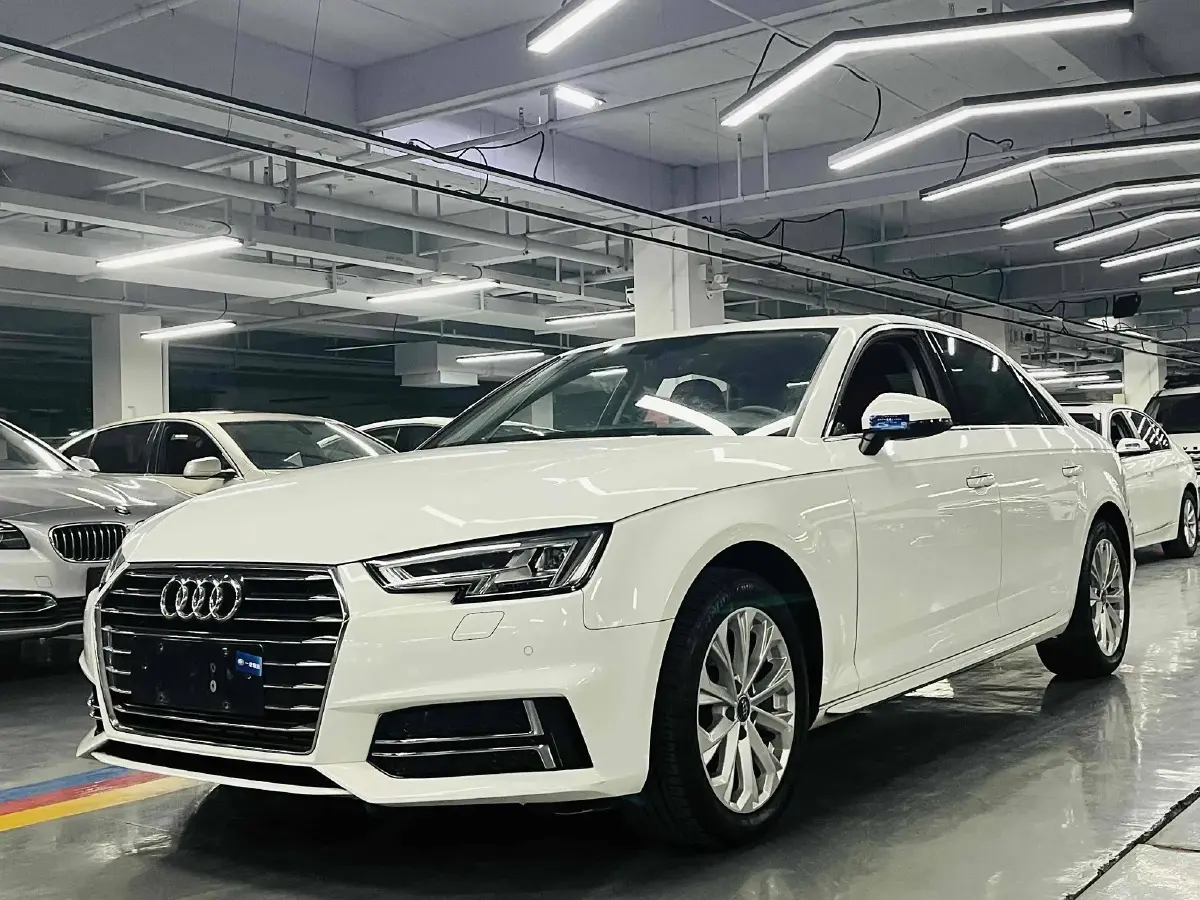 2019 Audi A4L 2.0T 190HP L4 7DCT