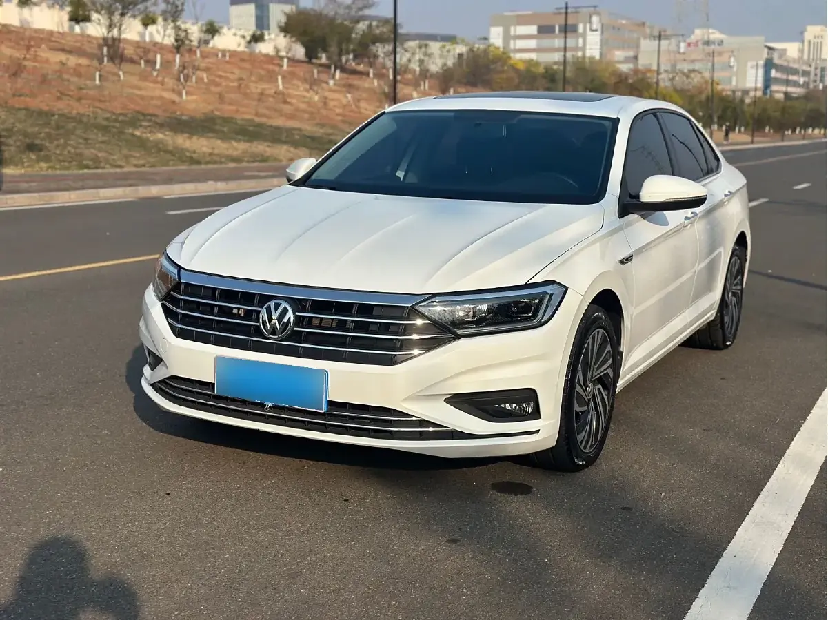 2021 Volkswagen Sagitar 1.4T 150HP L4 7DCT