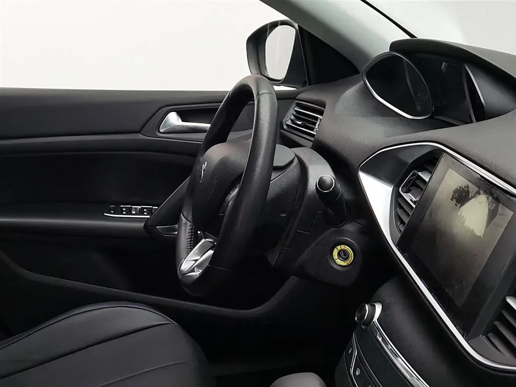 2015 Peugeot 308S 1.6T 167HP L4 6AT,autocango,china used car exporter,china ev exporter,chinese used car exporter,chinese used ev exporter