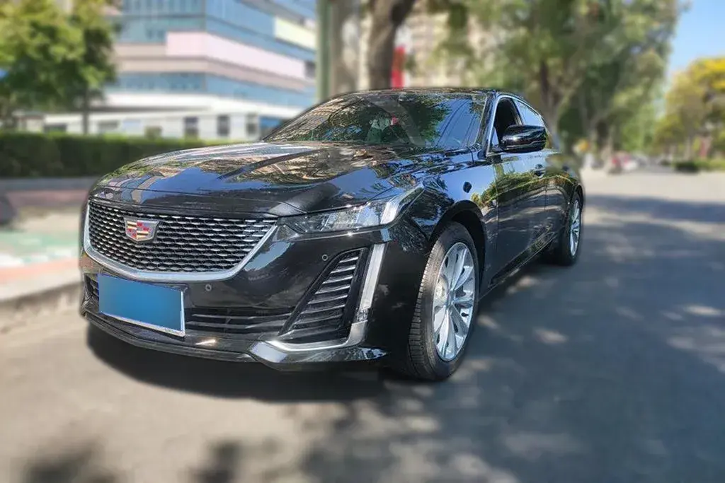 2023 Cadillac CT5 2.0T 237HP L4 10AT