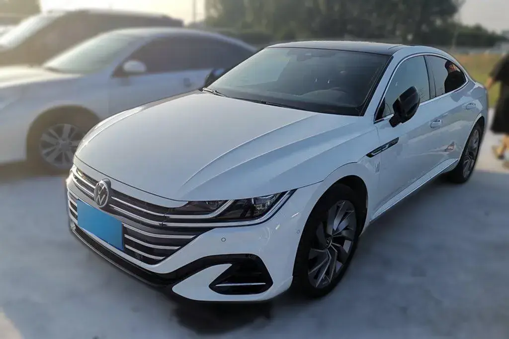 2023 Volkswagen CC 2.0T 220HP L4 7DCT