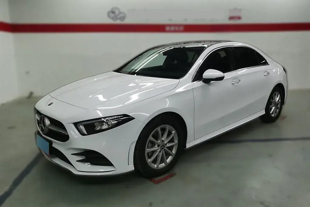 2019 Mercedes-Benz A Class 1.3T 163HP L4 7DCT