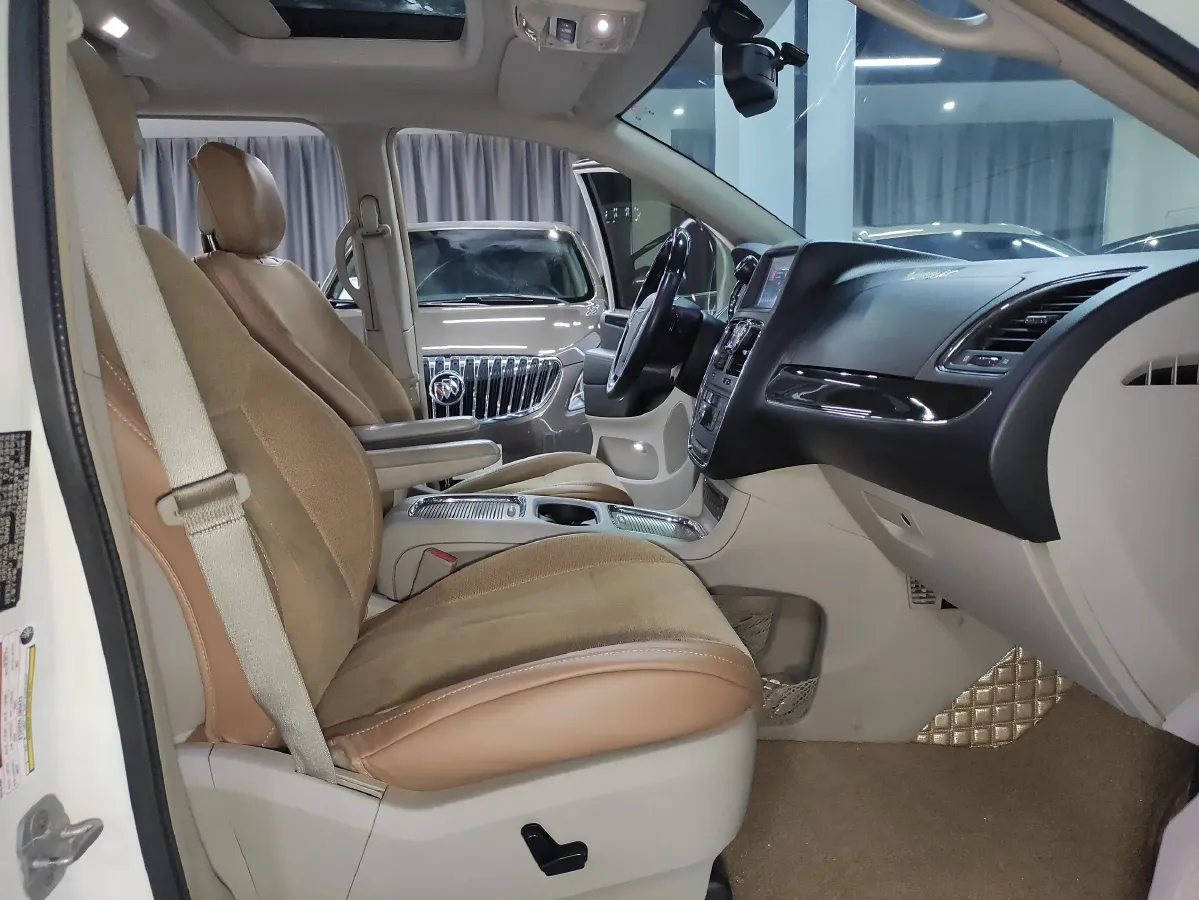 2013 Chrysler Pacifica 3.6L 283HP V6 6AT,autocango,china used car exporter,china ev exporter,chinese used car exporter,chinese used ev exporter