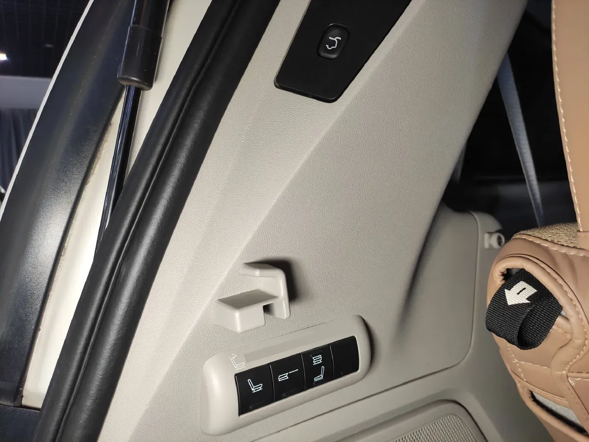 2013 Chrysler Pacifica 3.6L 283HP V6 6AT,autocango,china used car exporter,china ev exporter,chinese used car exporter,chinese used ev exporter