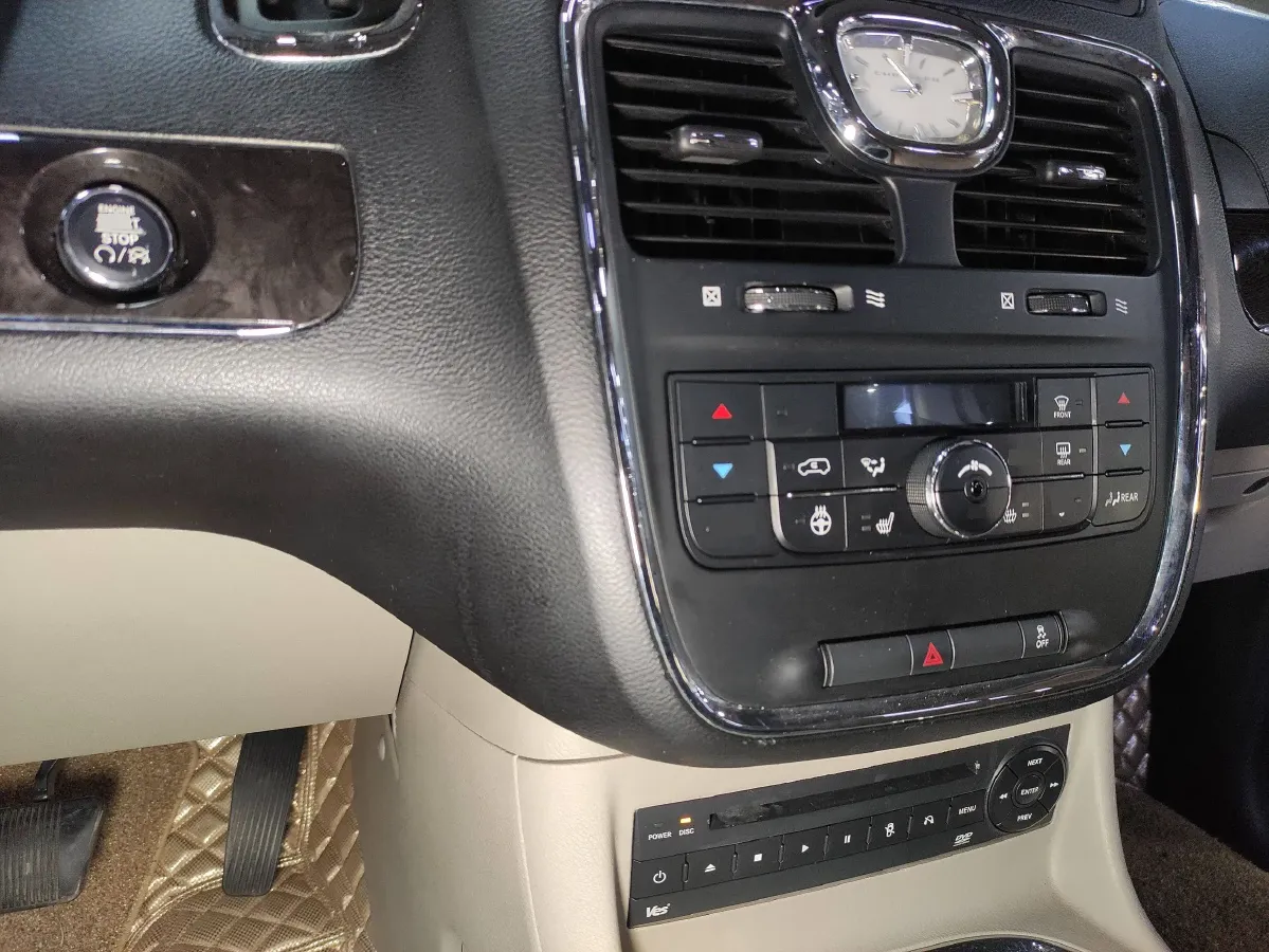 2013 Chrysler Pacifica 3.6L 283HP V6 6AT,autocango,china used car exporter,china ev exporter,chinese used car exporter,chinese used ev exporter