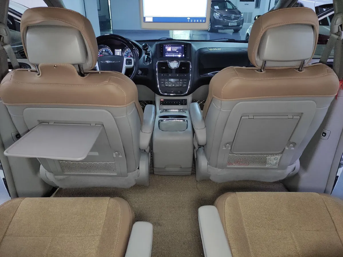 2013 Chrysler Pacifica 3.6L 283HP V6 6AT,autocango,china used car exporter,china ev exporter,chinese used car exporter,chinese used ev exporter