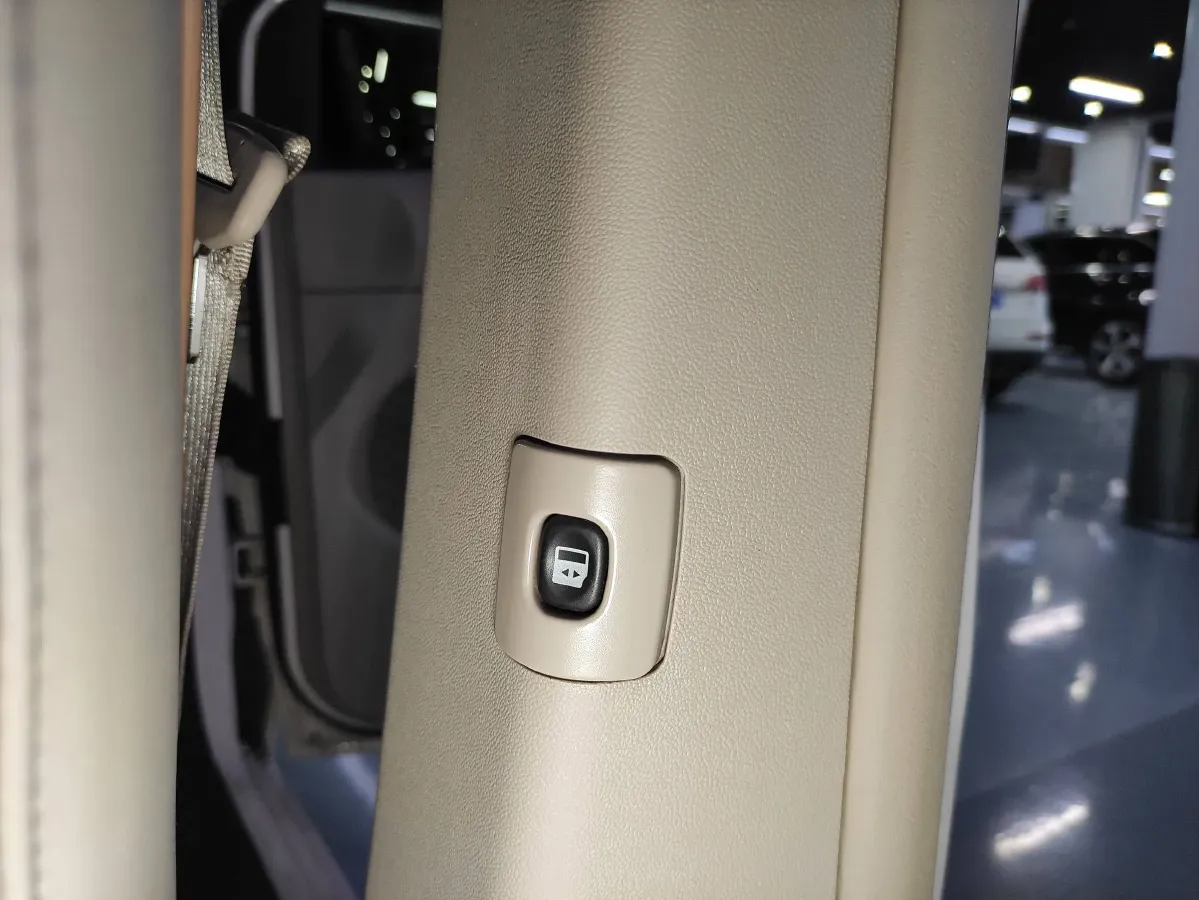 2013 Chrysler Pacifica 3.6L 283HP V6 6AT,autocango,china used car exporter,china ev exporter,chinese used car exporter,chinese used ev exporter