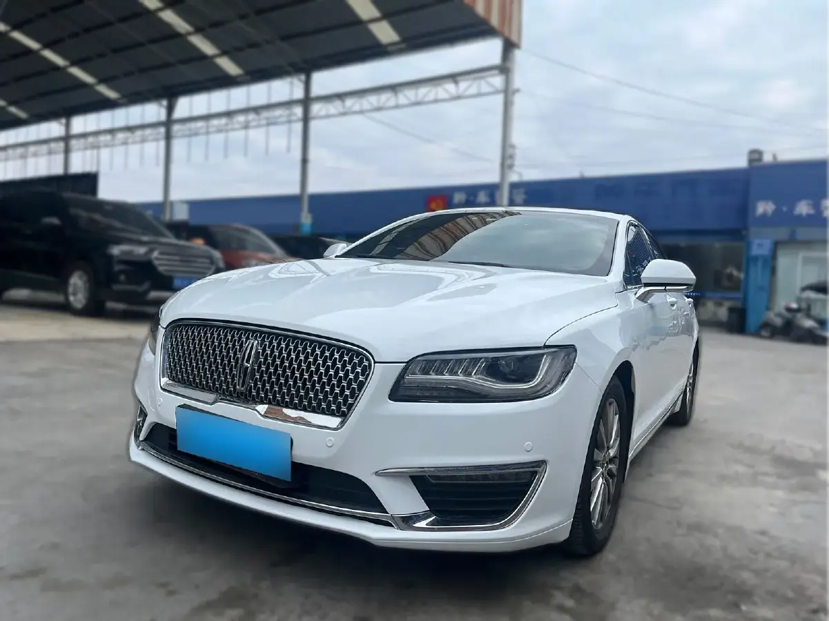 2019 Lincoln MKZ 2.0T 203HP L4 6AT