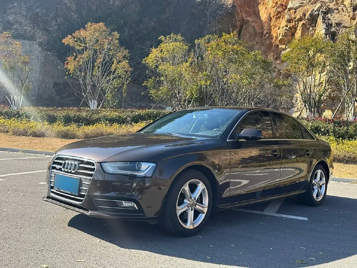 2015 Audi A4L 2.0T 224HP L4 7DCT