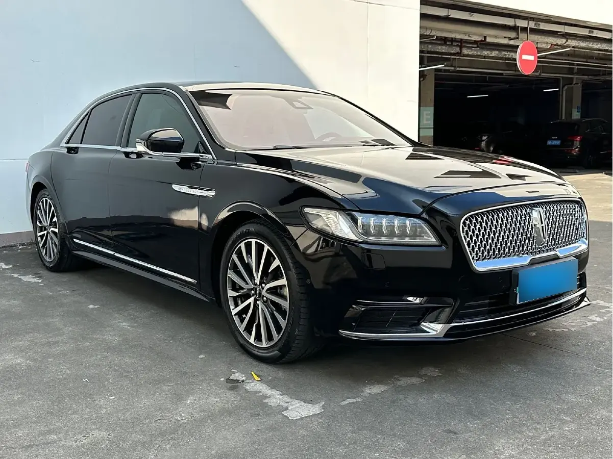 2019 Lincoln Continental 2.0T 261HP L4 6AT