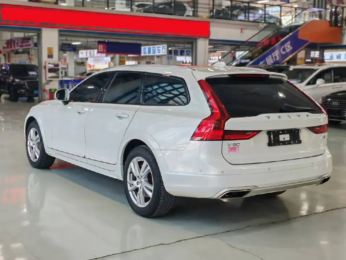 2018 Volvo V90 2.0T 254HP L4 8AT,autocango,china used car exporter,china ev exporter,chinese used car exporter,chinese used ev exporter