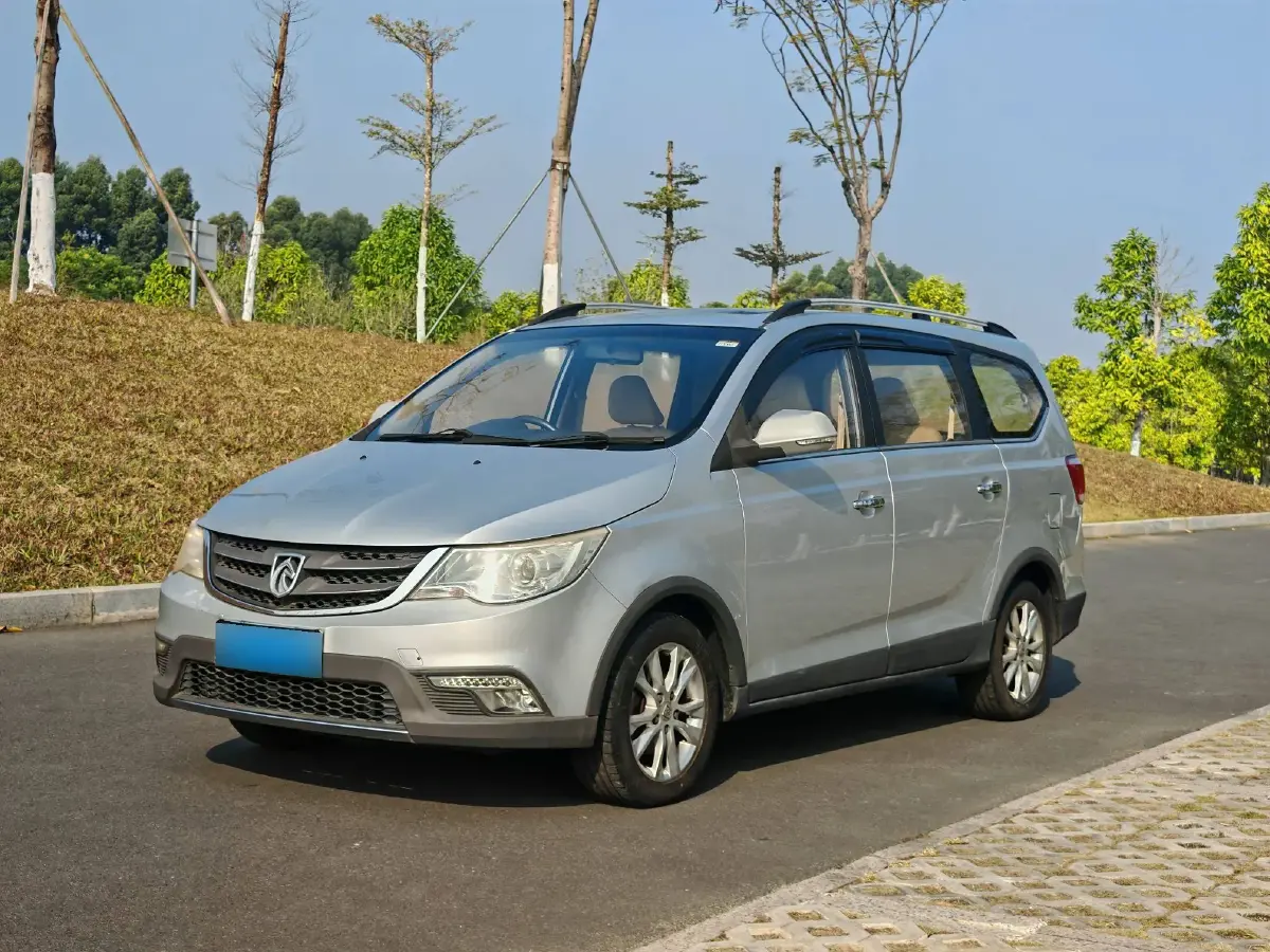 2015 BaoJun 730 1.8L 137HP L4 5MT