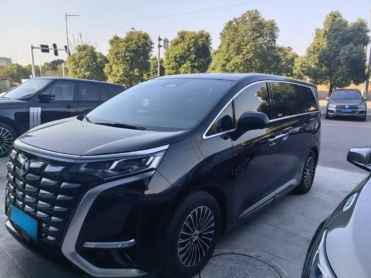 2024 Denza D9 1.5T 139HP L4 E-CVT PHEV 40KWH