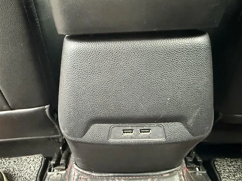 2016 Soueast DX3 1.5T 156HP L4 6MT,autocango,china used car exporter,china ev exporter,chinese used car exporter,chinese used ev exporter