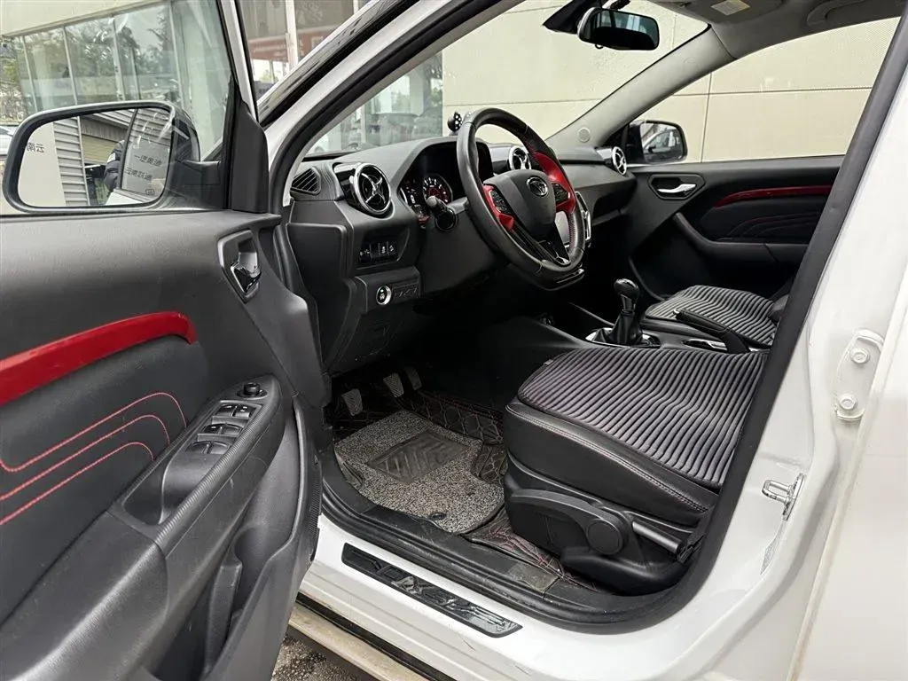 2016 Soueast DX3 1.5T 156HP L4 6MT,autocango,china used car exporter,china ev exporter,chinese used car exporter,chinese used ev exporter