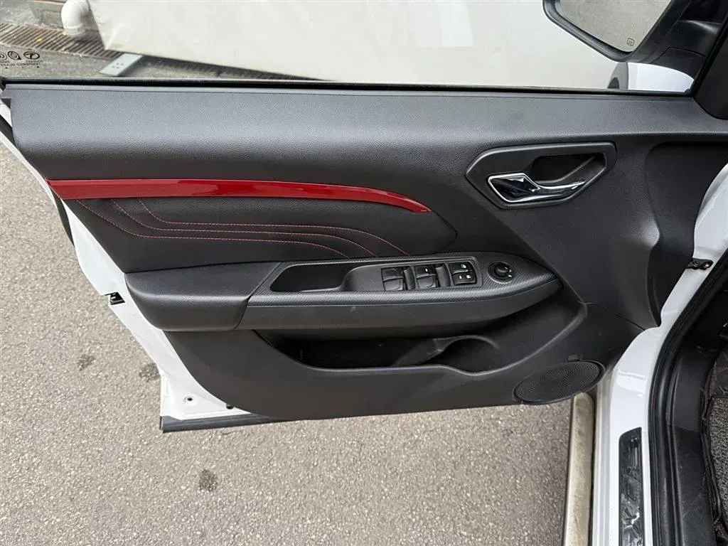 2016 Soueast DX3 1.5T 156HP L4 6MT,autocango,china used car exporter,china ev exporter,chinese used car exporter,chinese used ev exporter