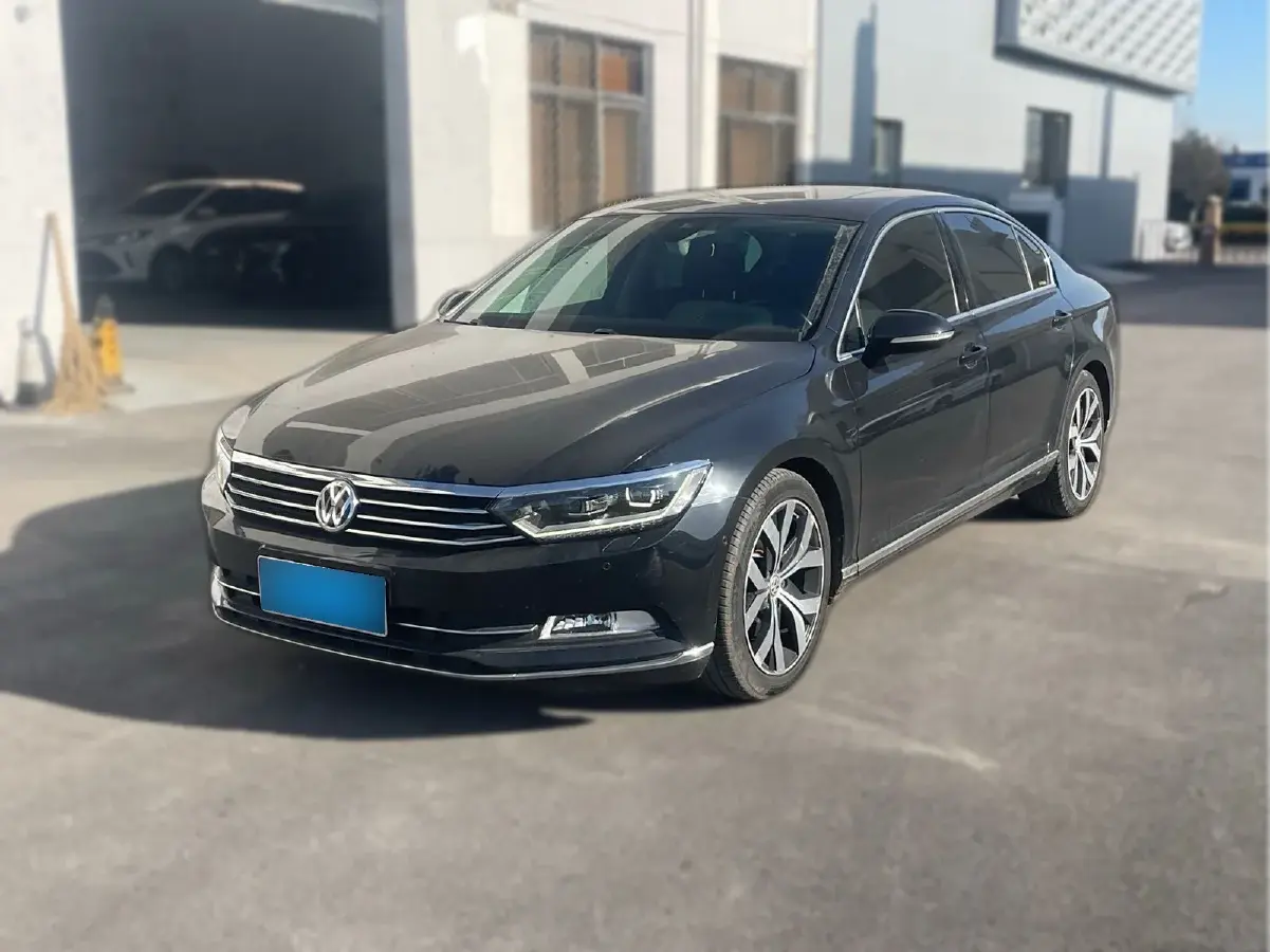 2018 Volkswagen Magotan 2.0T 220HP L4 7DCT