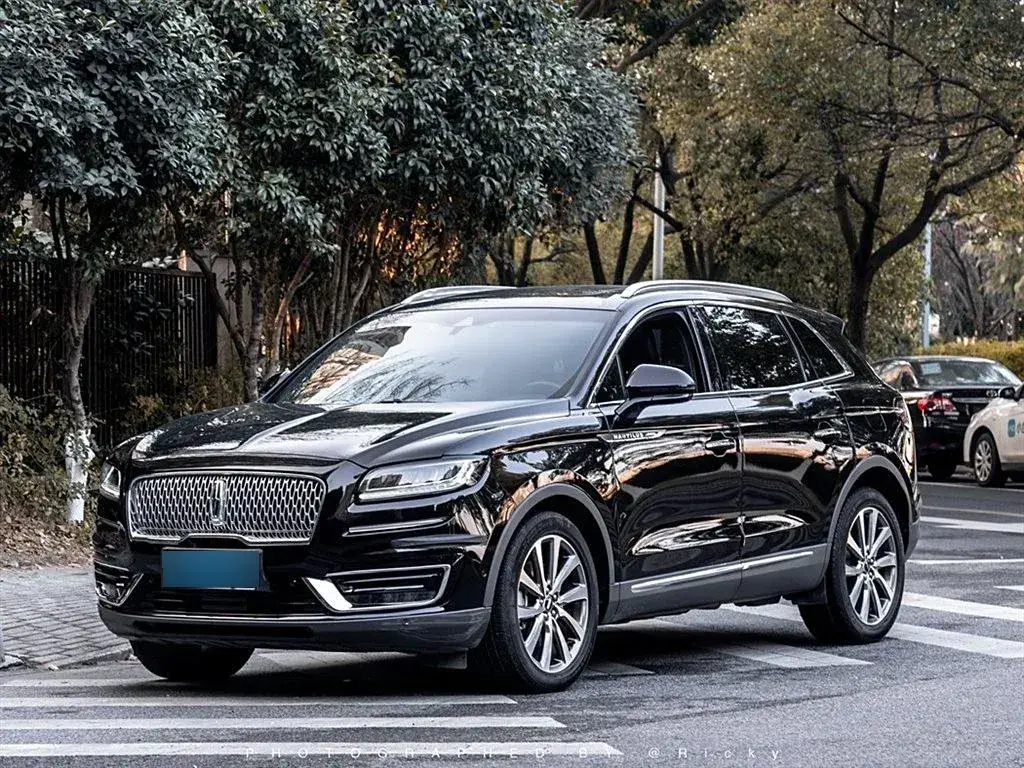 2019 Lincoln Nautilus 2.0T 224HP L4 8AT