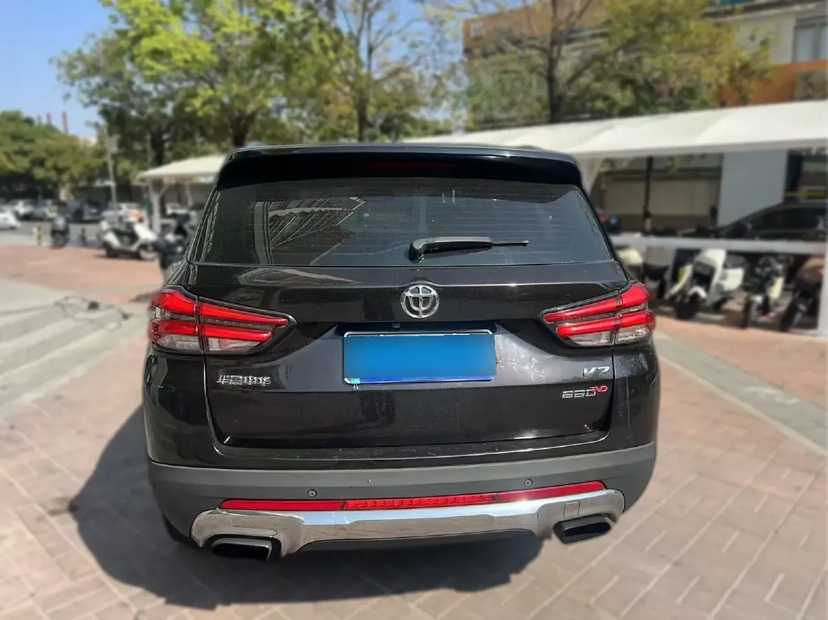 2018 Brilliance Auto V7 1.6T 204HP L4 7DCT,autocango,china used car exporter,china ev exporter,chinese used car exporter,chinese used ev exporter