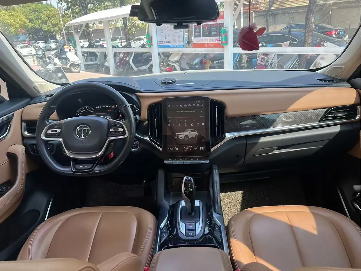 2018 Brilliance Auto V7 1.6T 204HP L4 7DCT,autocango,china used car exporter,china ev exporter,chinese used car exporter,chinese used ev exporter