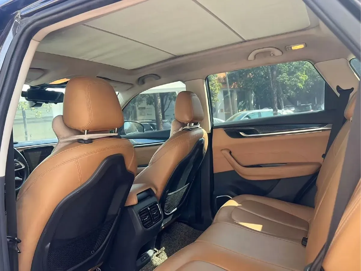 2018 Brilliance Auto V7 1.6T 204HP L4 7DCT,autocango,china used car exporter,china ev exporter,chinese used car exporter,chinese used ev exporter